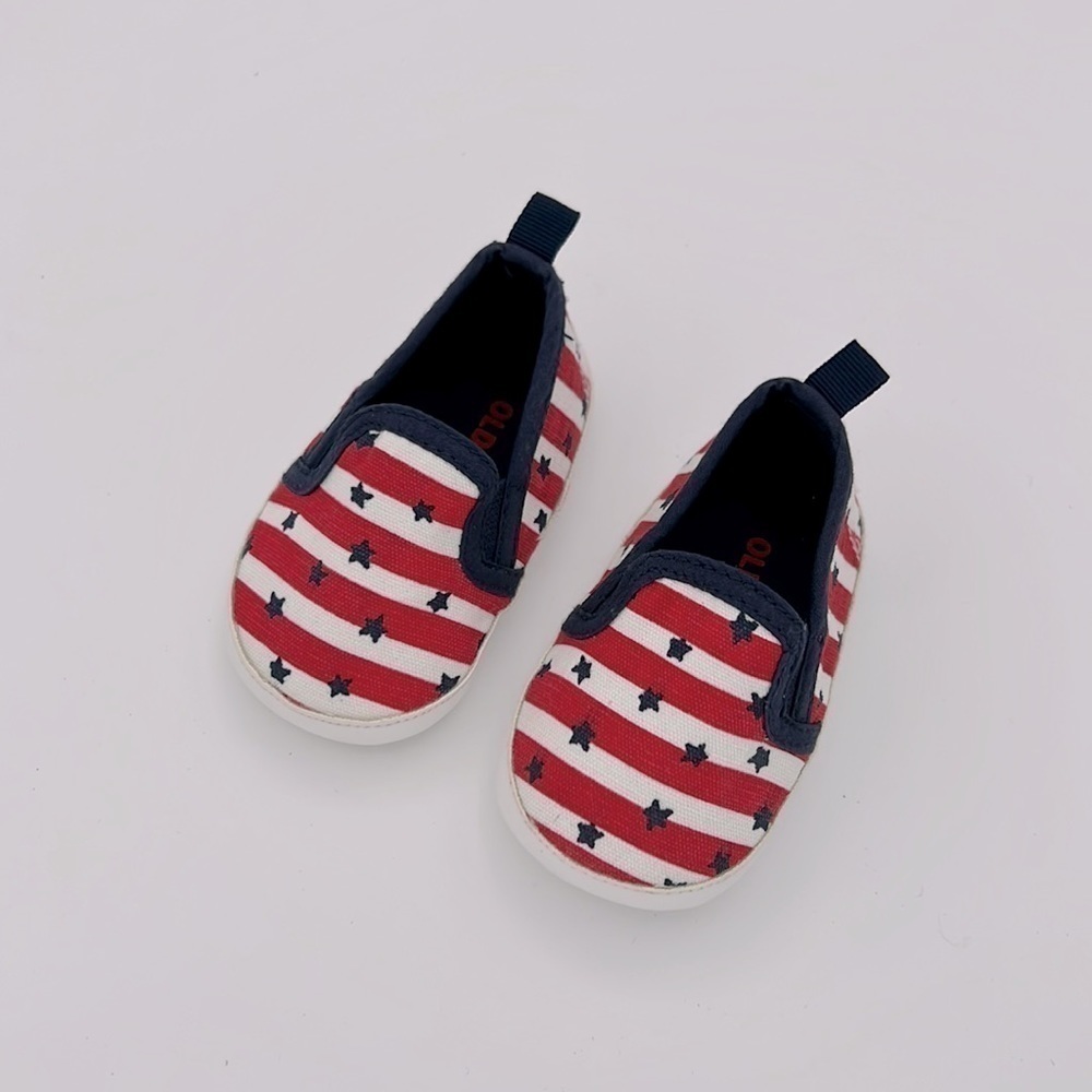 Old Navy patriotic red white and blue canvas sneakers size 0-3 months